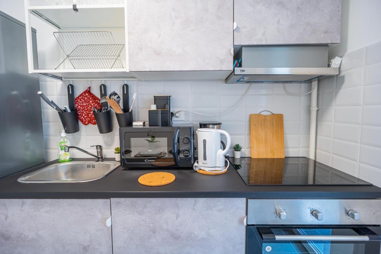 Spacious Newly Renovated 2Br Apartments With Balcony Бухарест Екстер'єр фото