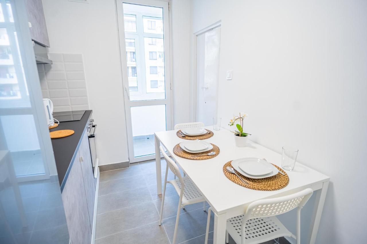 Spacious Newly Renovated 2Br Apartments With Balcony Бухарест Екстер'єр фото
