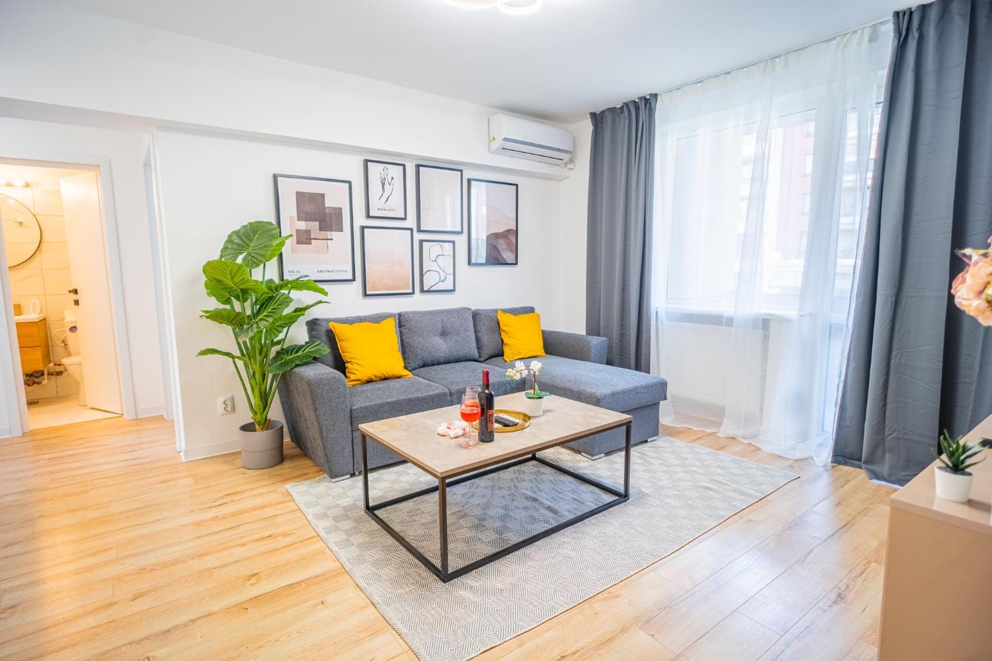 Spacious Newly Renovated 2Br Apartments With Balcony Бухарест Екстер'єр фото
