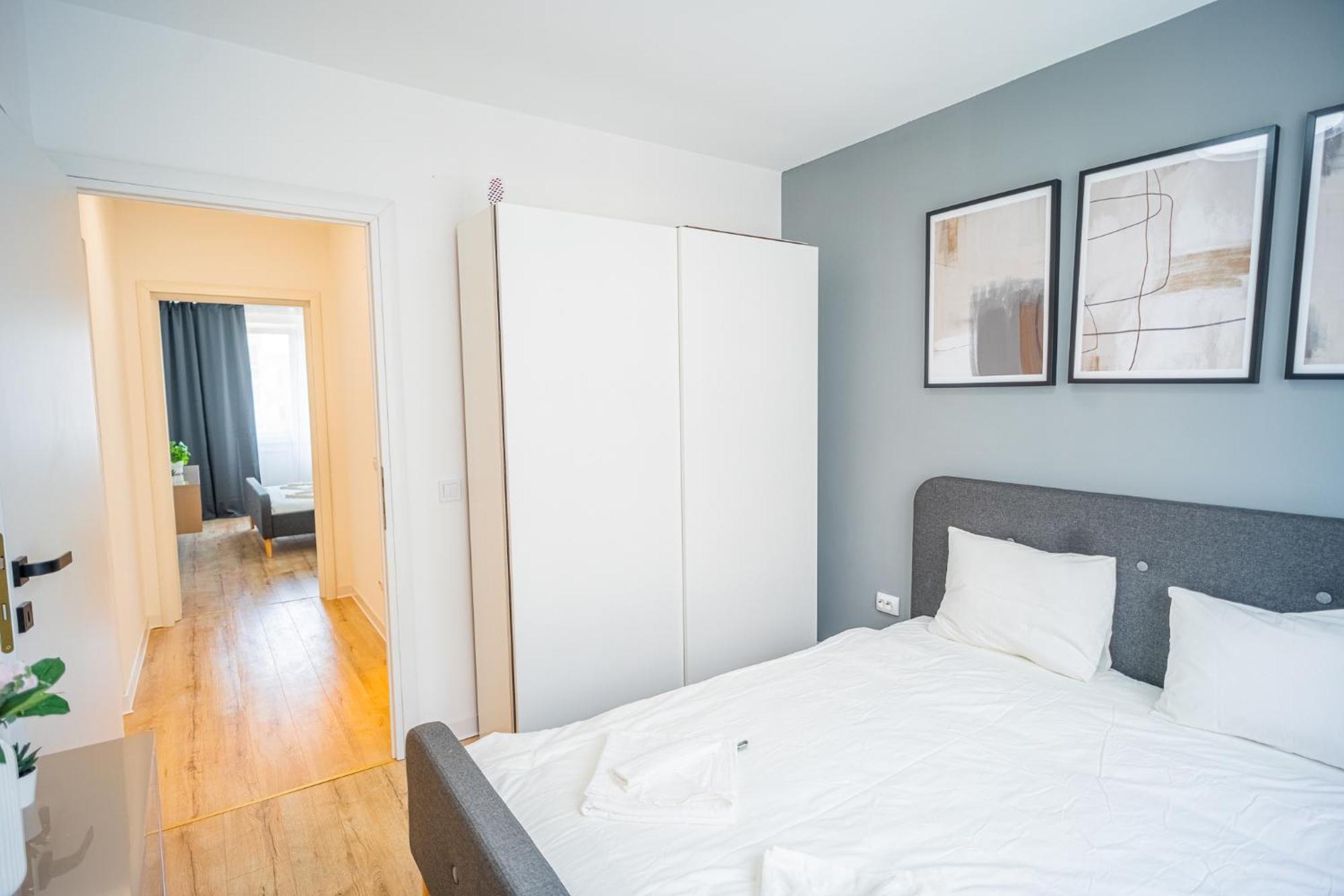 Spacious Newly Renovated 2Br Apartments With Balcony Бухарест Екстер'єр фото